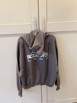 Sudadera Scuffers con capucha gris