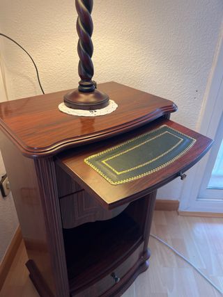 Comodino vittoriano in legno massello