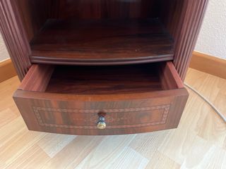 Comodino vittoriano in legno massello