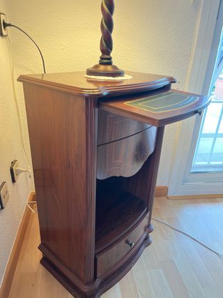 Comodino vittoriano in legno massello