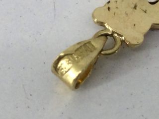 colgante oro 18k con piedra con circonita