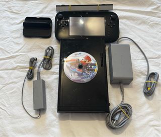 Nintendo Wii U 32GB + Mario Kart 8 Deluxe