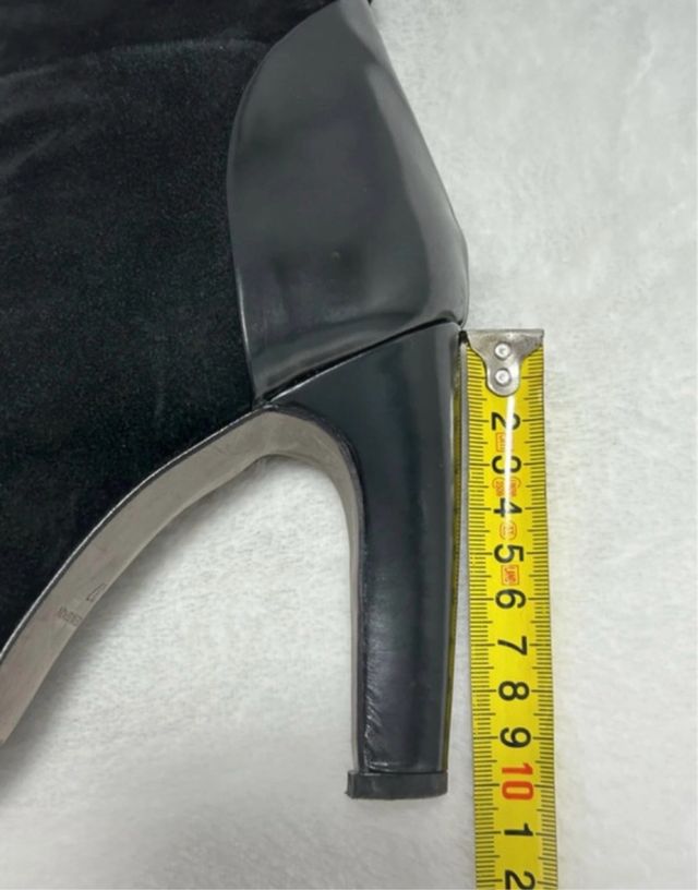 Botas altas piel negra tacón T37