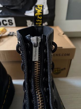 Botas Dr. Martens negras con cremallera