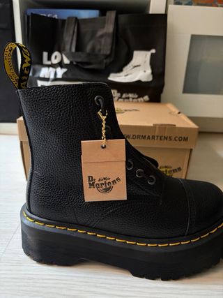 Botas Dr. Martens negras con cremallera