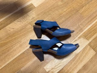 Sandalias tacón azul marca Penélope Collection