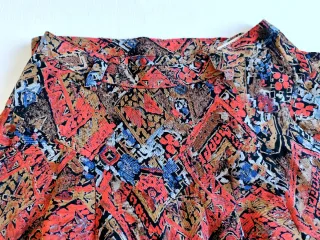 Falda pantalón midi estampada con mucho estilo.