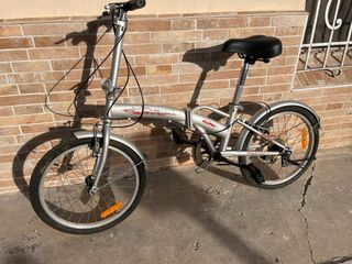 Bicicleta pieghevole per adulti in argento