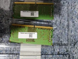2x Módulos RAM Micron PC4-3200AA-SC0-11