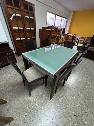 Mesa de comedor con 6 sillas