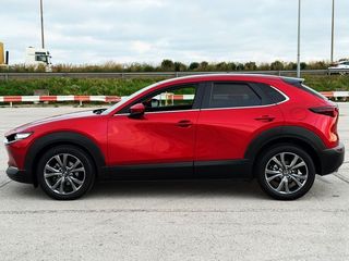 Mazda CX-30 eSKYACTIVX 2.0i 186cv "EVOLUTION" con NAVEGADOR, CAMARA, HEAD UP DISPLAY...