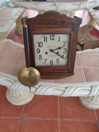 Reloj de pared antiguo madera y latón