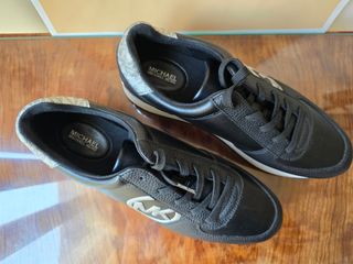 Zapatillas Michael Kors Negras y Plateadas