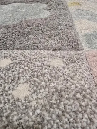 Alfombra infantil patchwork arcoíris y nubes