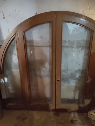 Ventanas de madera con arco