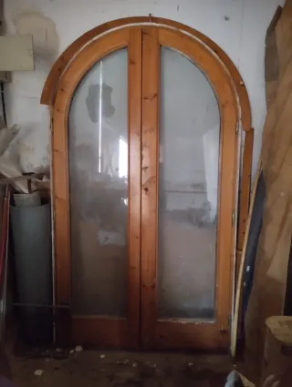 Ventanas de madera con arco