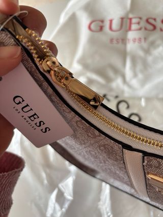 Bolso Guess Beige y Dorado