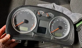 Cuadro instrumentos Golf IV