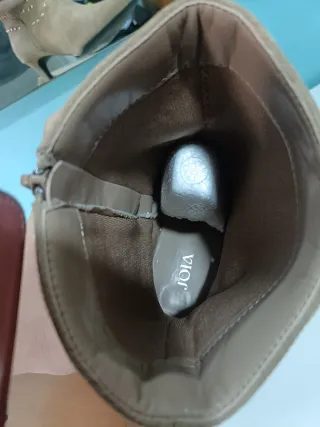 Botines JOIA tachuelas beige y dorado