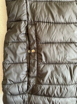 Chaqueta ligera con capucha