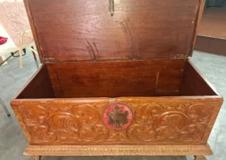 Arca Baúl Antiguo Cedro Tallado