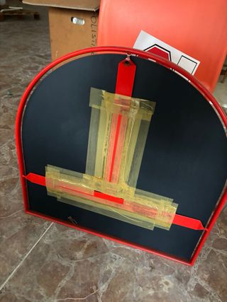 Specchio da parete rosso