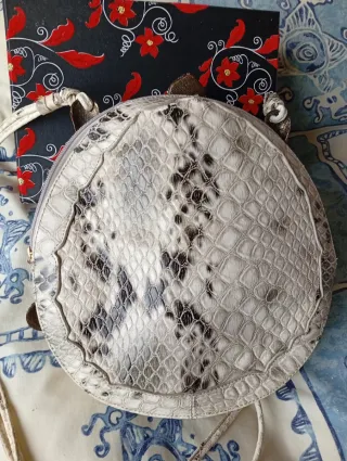 Bolso piel sintética tortuga pedrería