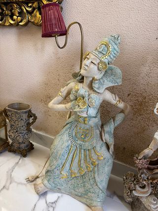 Figura Geisha Porcelana Flores Doradas