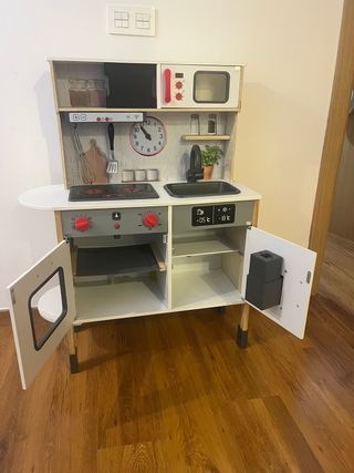 Cocina de juguete de madera