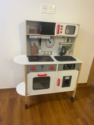 Cocina de juguete de madera