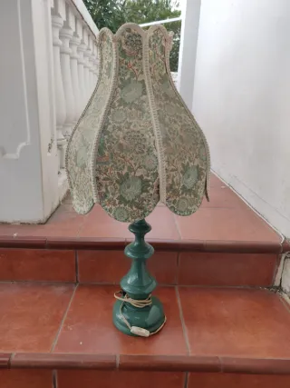 Lámpara de mesa floral vintage