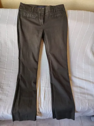 Pantalones rectos elásticos Marrones.