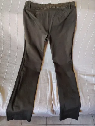 Pantalones rectos elásticos Marrones.