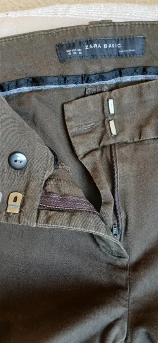 Pantalones rectos elásticos Marrones.