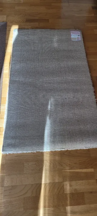 Tappeto di lana beige