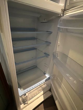 Nevera y Congelador Indesit