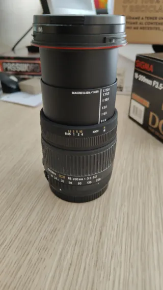 Canon 1100D + objetivo Canon 18-55 + Sigma 18-200.