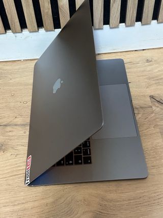 MacBook Pro 15 Intel Core i7 16GB RAM