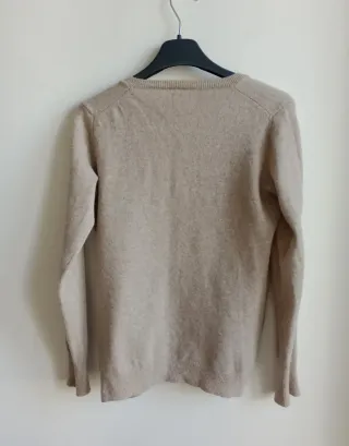 Cardigan beige in merino con bottoni in madreperla