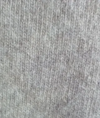 Cardigan beige in merino con bottoni in madreperla