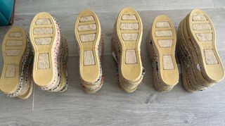 Alpargatas florales para eventos. 22 pares.