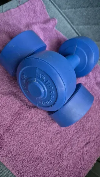 Juego de pesas / mancuernas azules 2 kg