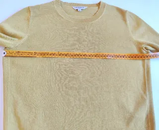 Jersey amarillo con pañuelo