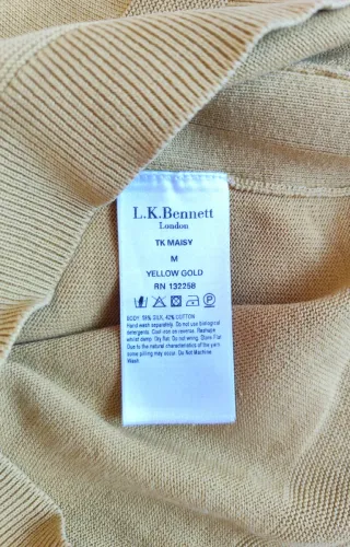 Jersey amarillo con pañuelo