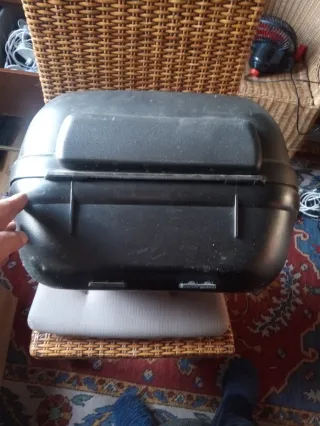 Baúl Cofre Moto Honda Negro y Rojo