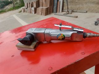 Máquina plegadora neumatica paneles puerta coche