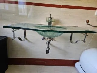 Lavabo de cristal moderno