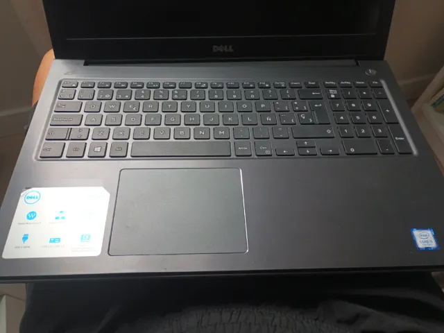 Dell Vostro 15 5568 i5 8gb m2 256gb