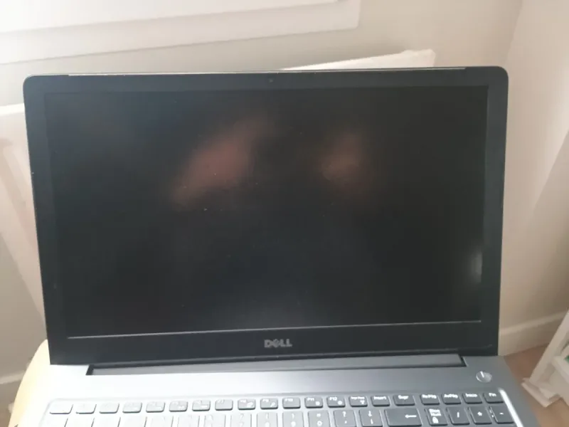 Dell Vostro 15 5568 i5 8gb m2 256gb afbeelding 3