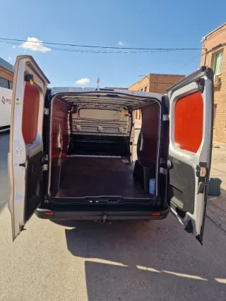 Nissan NV300 2021